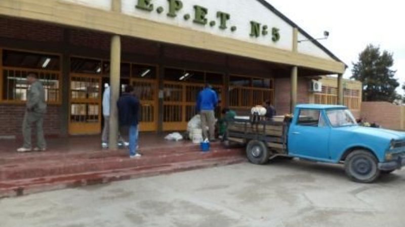 Desinfección en la EPET Nº5