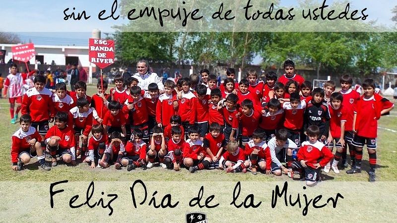 La Banda de River saludó a las mujeres en su día