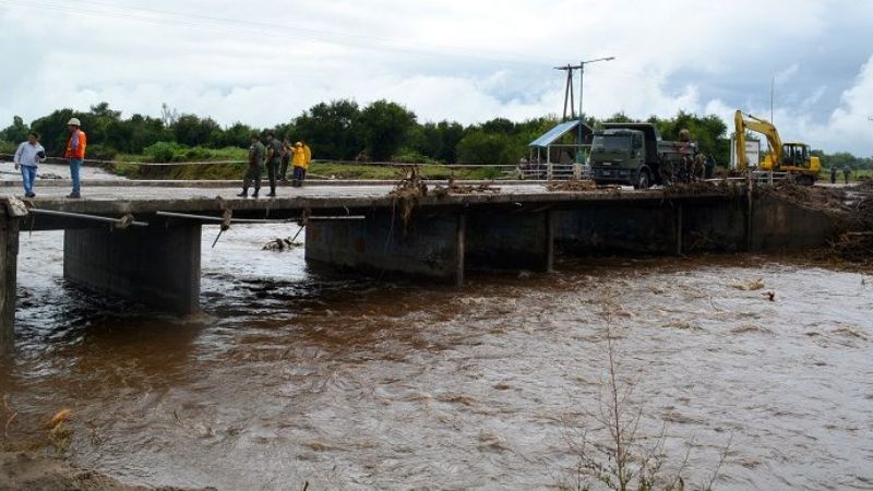 Precaución en pasos por los puentes sobre ríos El Abra y Bdo. de Ovanta