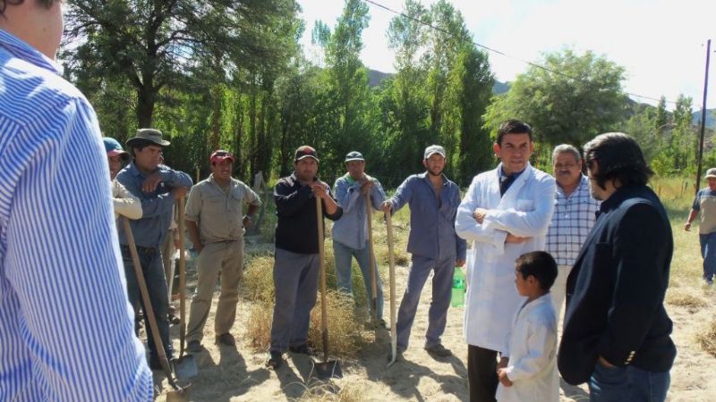 Ariza recorrió escuelas de Tinogasta