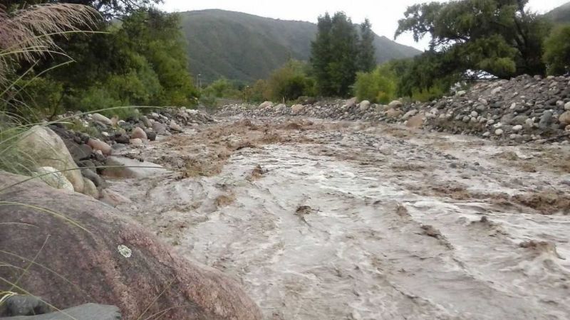Se estima que la cifra de evacuados llega a 75 en Aconquija