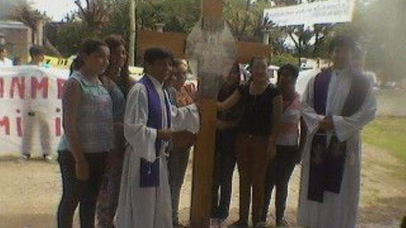 Fervor por la llegada de la Cruz a El Alto