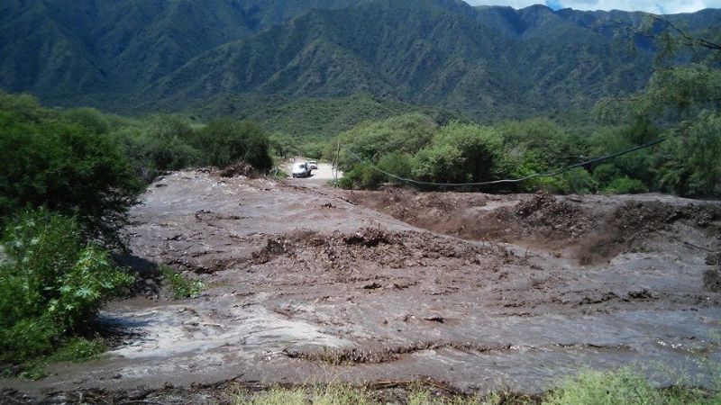 Cortan Ruta 33 por crecida del río Santa Cruz