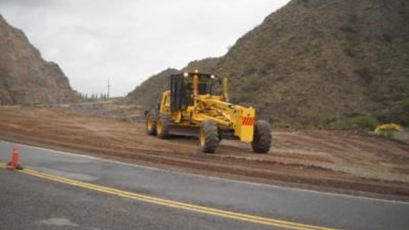 Trabajos de pavimentación y reconstrucción de banquinas