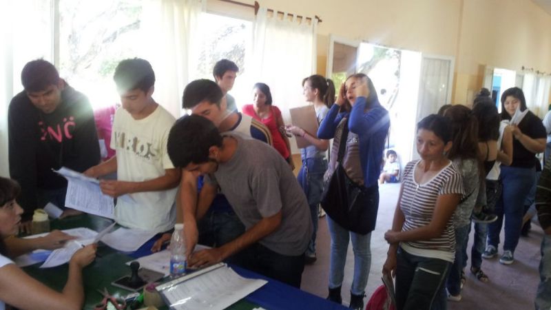 Más de 400 personas concurrieron al operativo de ANSES en FME