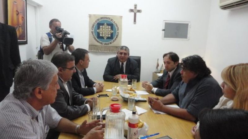 Jalil se reunió con concejales del FPV