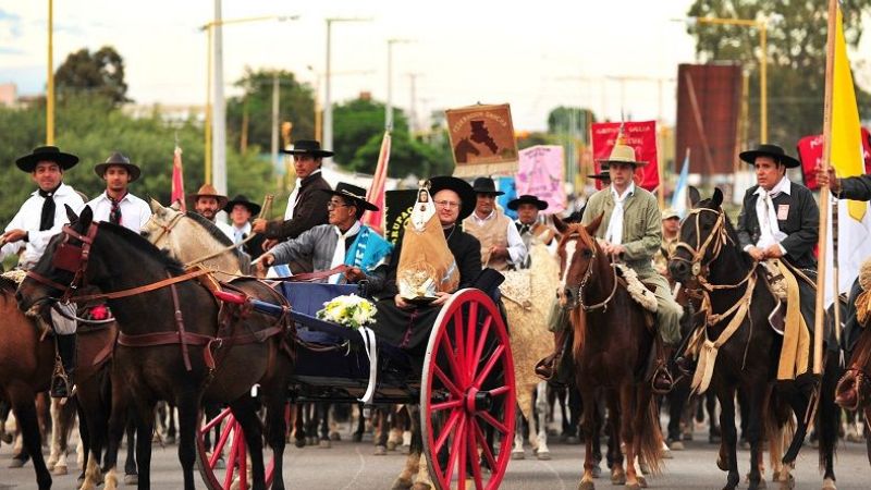 Mera acompañó a los gauchos que homenajearon a la Virgen del Valle