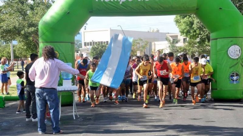 Exitosa prueba atlética por el 31° Aniversario de Salta Central