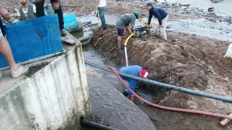 Comenzaron tareas de recuperación del servicio de agua potable en Paclín