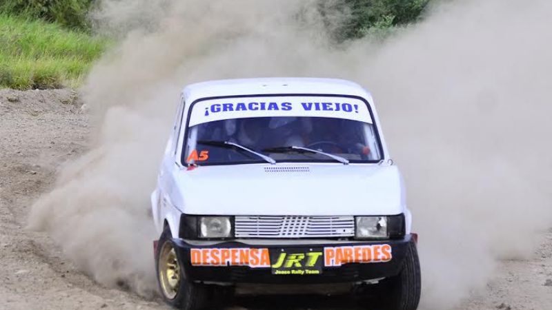 Festejo a lo grande de los hermanos Paredes en la Clase A5