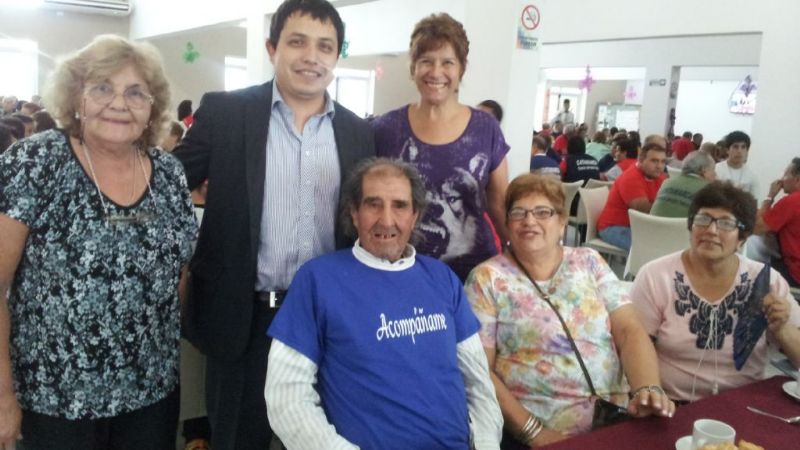 Jubilados de ANSES en el CIIC junto a Scioli y Lucía