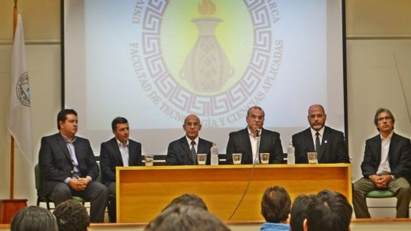 Firma de convenio para pasantías mineras