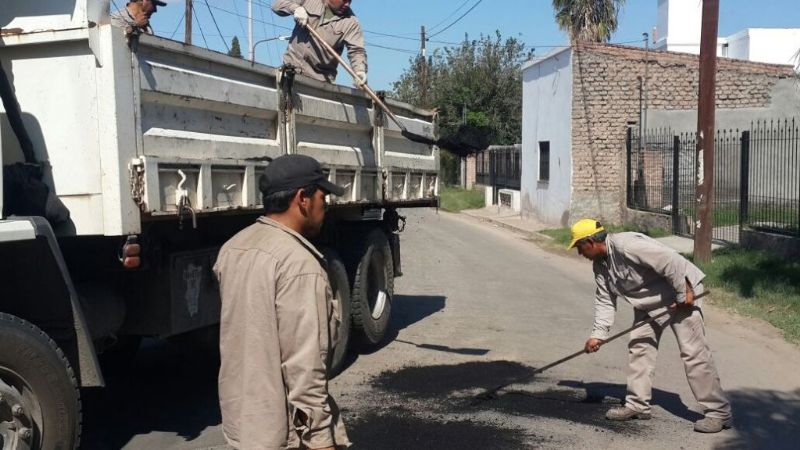 Operativo de bacheo en Valle Viejo