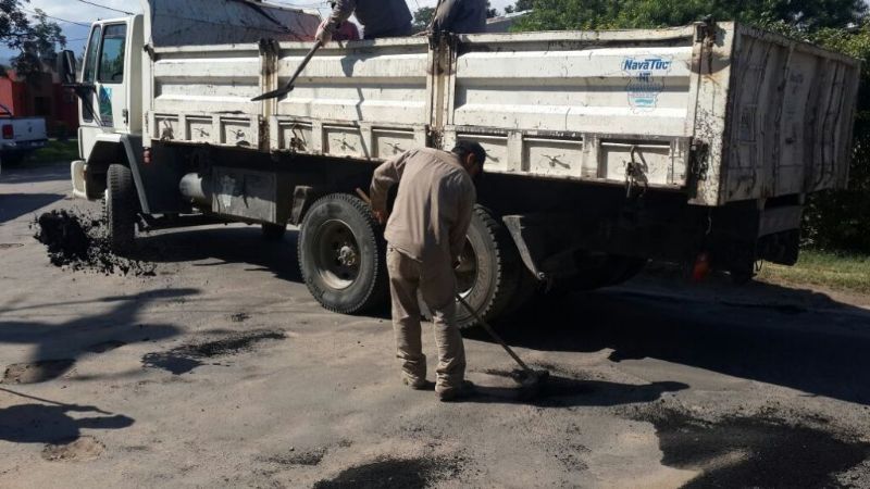 Operativo de bacheo en Valle Viejo