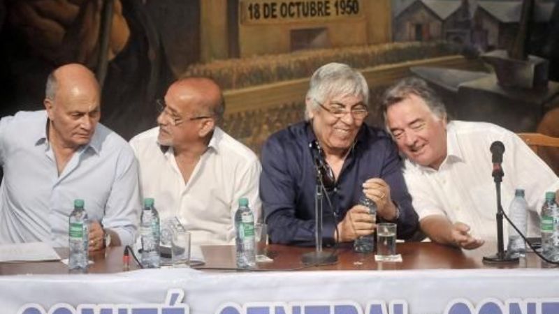 Moyano y Barrionuevo también postergaron las medidas de fuerza