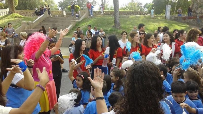 Los "Peques" le rindieron homenaje a la Virgen