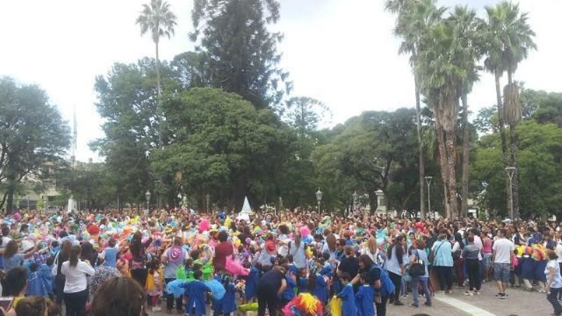 Los "Peques" le rindieron homenaje a la Virgen
