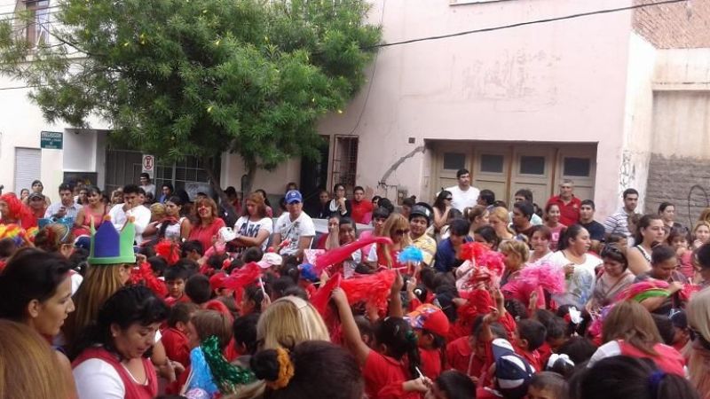Los "Peques" le rindieron homenaje a la Virgen