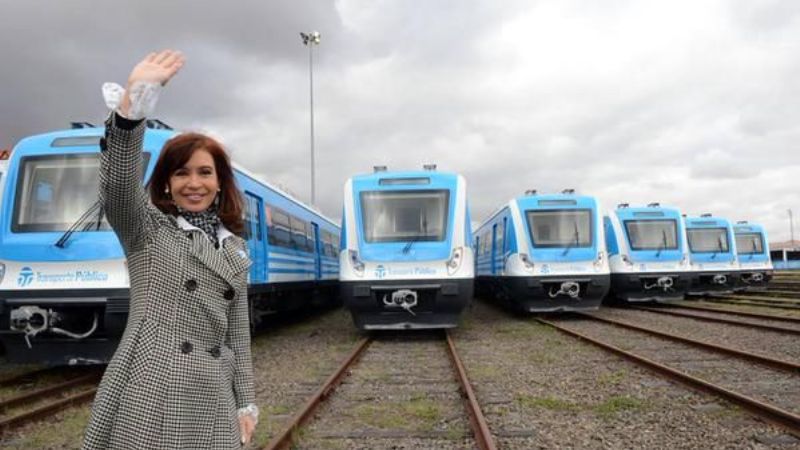 La presidenta Cristina Fernández celebró la recuperación de los trenes