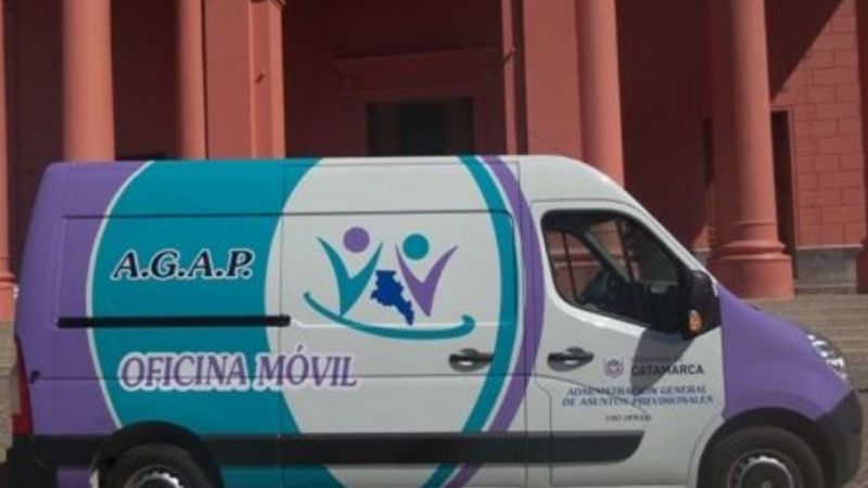 La oficina móvil de la AGAP atiende en Santa María