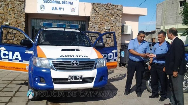 Entregaron nuevas unidades móviles en dos Comisarías de la Capital