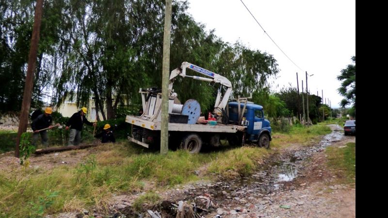 Comienzan trabajos de reubicación y reestructuración de las LMT en Riberas del Valle
