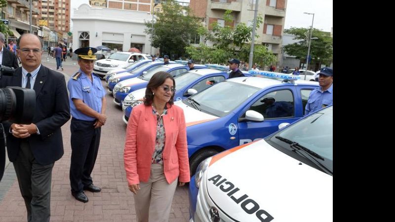 La Gobernadora entregó nuevos móviles para la Policía