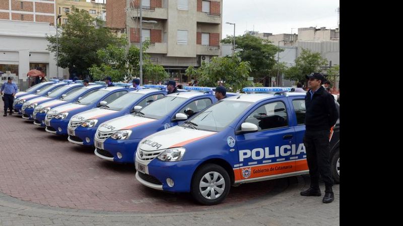 La Gobernadora entregó nuevos móviles para la Policía