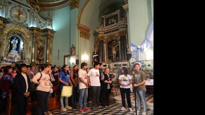 El Obispo llamó a los jóvenes a “ser servidores de  los demás"