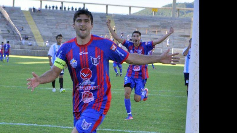 San Lorenzo empató, como Gimansia (ER), y ambos son líderes