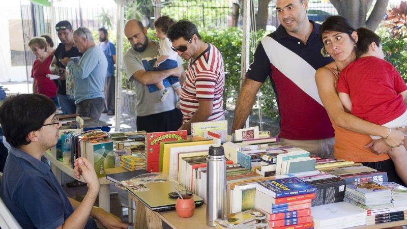 Mucho para ver y comprar en la feria Manos Catamarqueñas