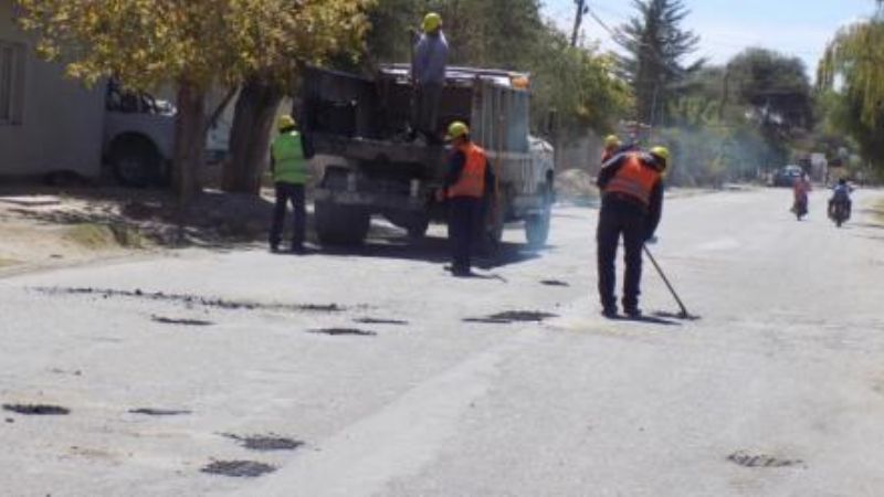 Intensifican el bacheo en Santa María