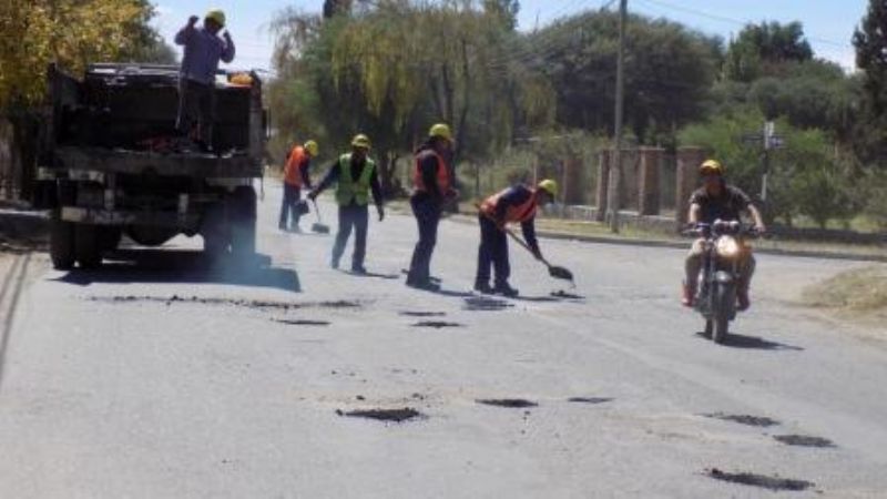 Intensifican el bacheo en Santa María