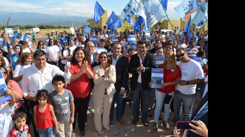 30 familias chacareras tienen su casa propia