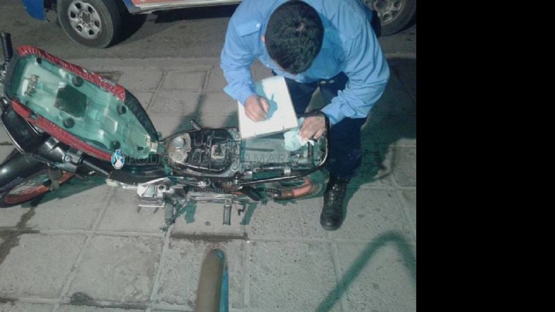Aprehenden a dos ladrones de moto