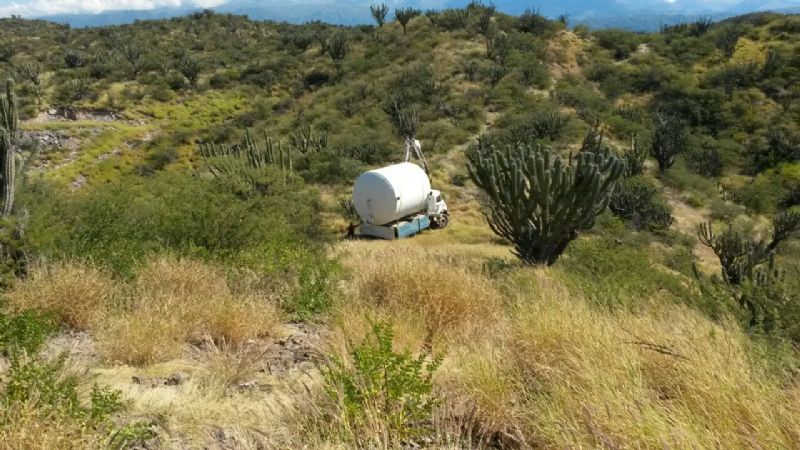 Instalación de la red de agua potable en Loma Negra