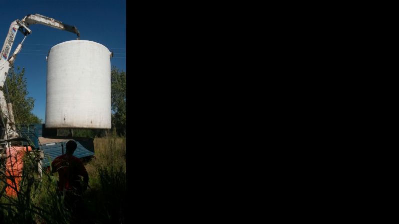 Instalación de la red de agua potable en Loma Negra