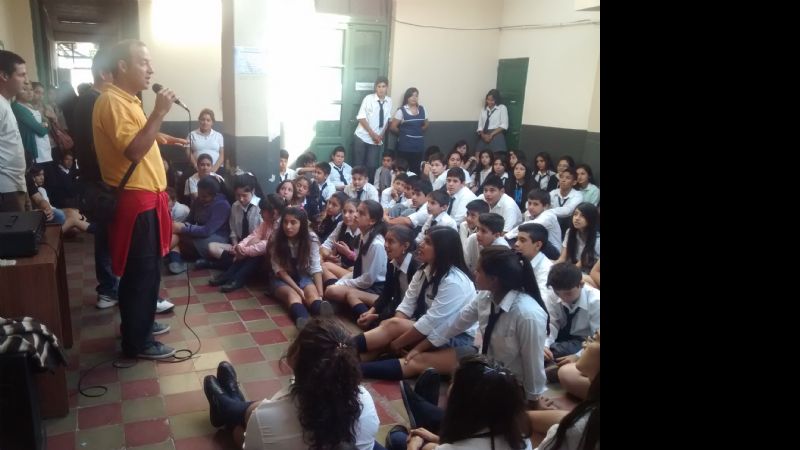Charla sobre adicciones en la escuela Miguel Cané