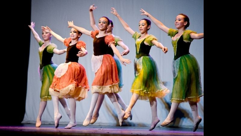 Talleres gratuitos de danza clásica, folklore y afro