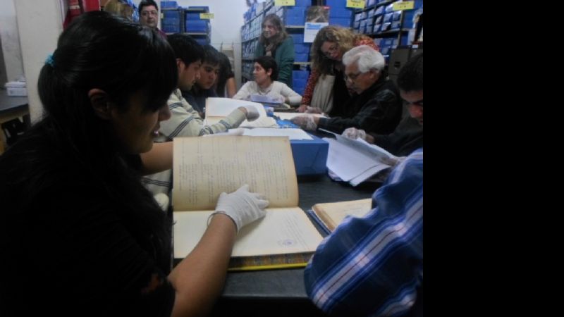 Estudiantes de la UNCa visitaron el Archivo Parlamentario