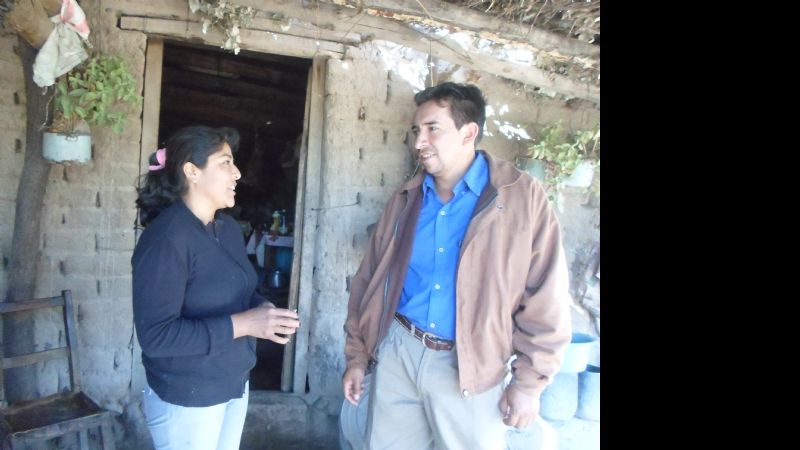 Entrega de subsidios a familias damnificadas por las crecidas de ríos