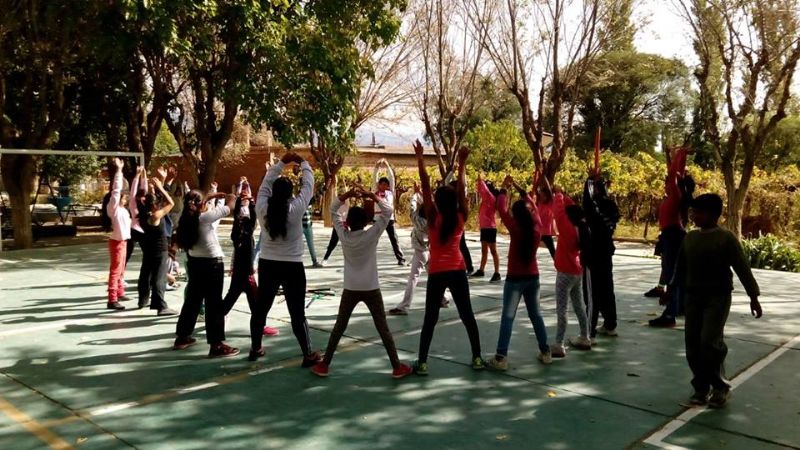 Clases gratuitas de hockey en Loro Huasi