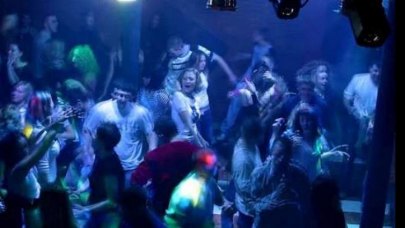 La sorprendieron en un boliche cuando tenía arresto domiciliario