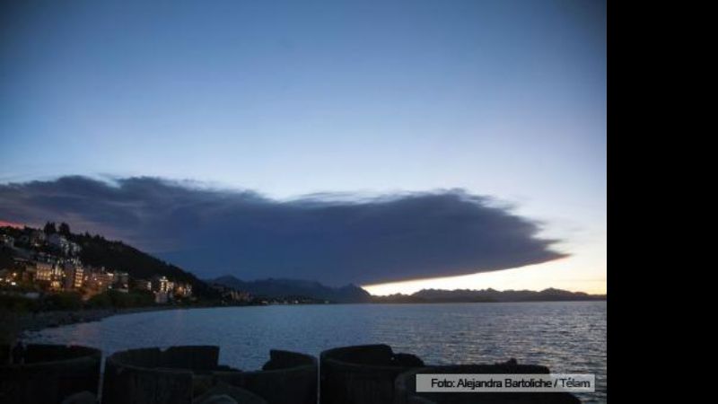 Las cenizas del volcán se dispersan al centro de la Argentina