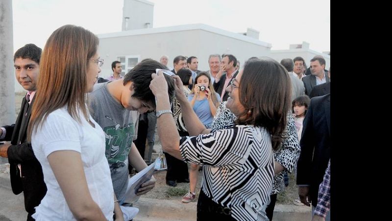 La Gobernadora entregó las viviendas del B° Centro de Ingenieros
