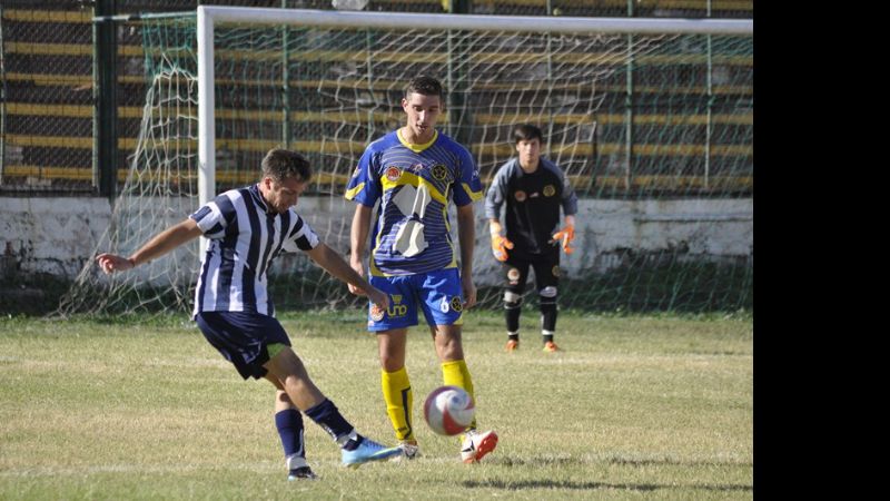 Triunfos de Sarmiento y Salta Central, que son punteros