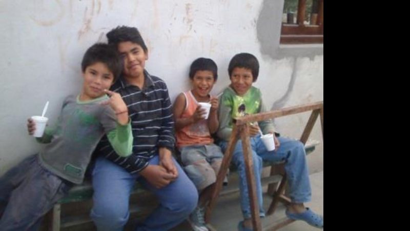 Los merenderos comunitarios contienen a 250 niños santamarianos