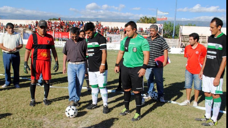 Emotivo y merecido homenaje al periodista deportivo Ramón Iramaín