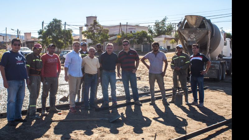 Iniciaron los trabajos de la primera cancha de césped sintético de la zona norte