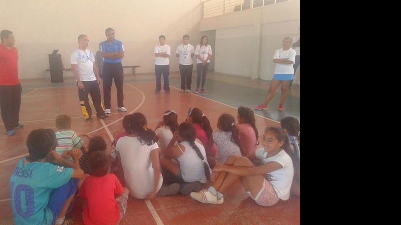 Jamboree de Mini Voley en el Poli Norte
